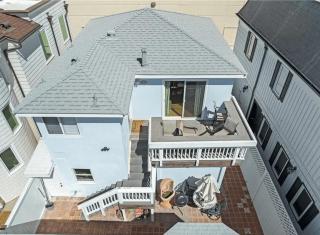 Charming 2Br W- Oceanview Balcony One House From Sand By Beachview Rentals - Newport Beach - 1