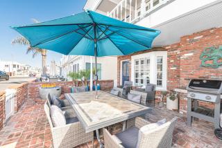 Roomy 2Br W- Large Patio, Firepit Ocean Views Near Beach By Beachview Rentals - Newport Beach - 7