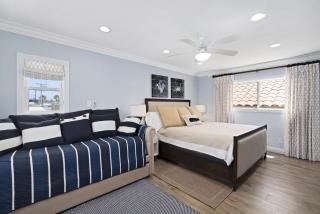 Elegant 6Br Oceanfront W- Rooftop Deck Stunning Views By Beachview Rentals - Newport Beach - 2