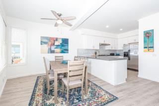 Remodeled 2Br Oceanfront W- Spacious Patio Stunning Views By Beachview Rentals - Newport Beach - 2