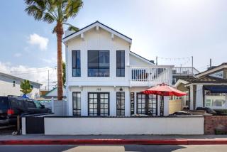 3Br Near Beach W- Oceanview Balcony, Ac Outdoor Dining By Beachview Rentals - Newport Beach - 0