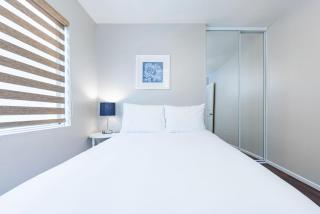 6Br Oceanfront Duplex Steps From Beach And Balboa Pier By Beachview Rentals - Newport Beach - 3