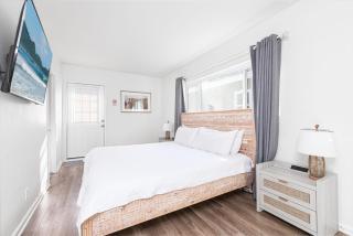 Spacious 7Br Triplex Steps From Beach Marina Park By Beachview Rentals - Newport Beach - 3