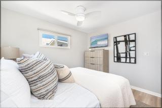 Remodeled 2Br One House From Beach Walk To Shops Dining By Beachview Rentals - Newport Beach - 2