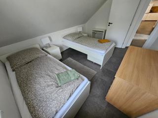Nový podkrovný byt v rodinnom dome pre 6 osôb - Nové Mesto nad Váhom - 6