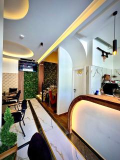 Martin Luxury Hotel - Gjirokastër - 4