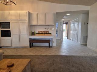 Minimalist Lake House - 9