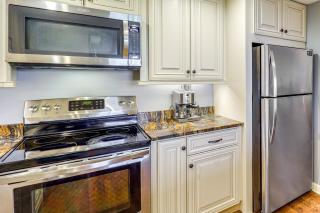 3 Mi to Sugar Mtn Resort Condo with Pool and Hot Tub - 2