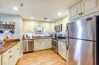 3 Mi to Sugar Mtn Resort Condo with Pool and Hot Tub - Sugar Mountain - 4