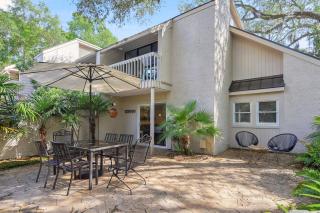 Across from the Beach 3BR Villa in Prime Coligny Location - Hilton Head Island - 0
