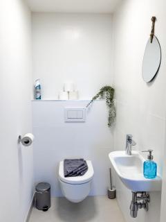 Cozy & Modern 2 BR Apartment in peaceful Area - 2