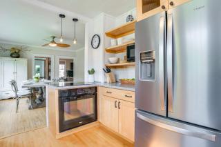 Walk to Dtwn Cozy Home with Fireplace in Charlevoix - 2