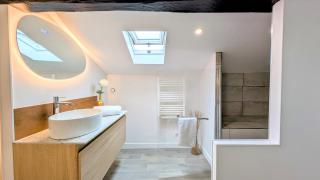 151 - Terrasse & Jacuzzi, Rue Trivalle, Pied de la cité de Carcassonne - Climatisation, Netflix, Fibre - 2