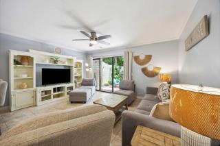 Sunny Days & Coastal Stays 2BR Villa in Coligny Beach - Hilton Head Island - 8