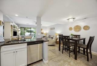 Sunny Days & Coastal Stays 2BR Villa in Coligny Beach - Hilton Head Island - 7