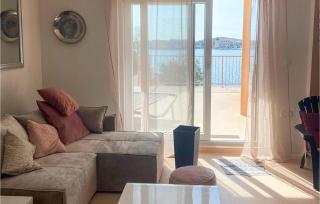 2 Bedroom Nice Apartment In Brodarica - 7