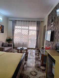 SHISHI studio room - Entebbe - 1