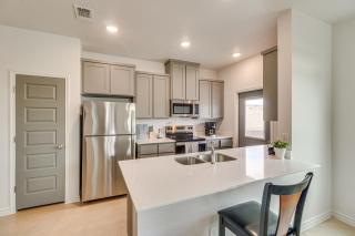 Pet-Friendly Temple Townhome 6 Mi to Water Park - Temple - 9
