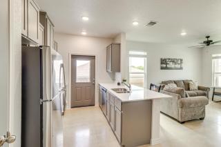 Pet-Friendly Temple Townhome 6 Mi to Water Park - Temple - 3