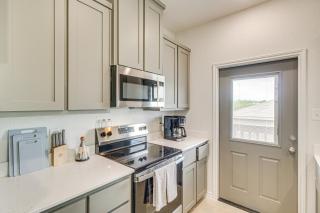 Pet-Friendly Temple Townhome 6 Mi to Water Park - Temple - 2