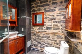Large basement apartment near Guy Concordia - Montréal - 1