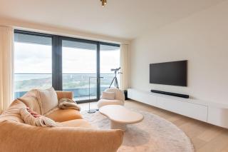 Luxurious 3BR app with unbelievable views - 6