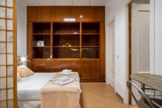 Cozy and Vintage-2Bedrooms 1.5Bathrooms-Malasaña - 2