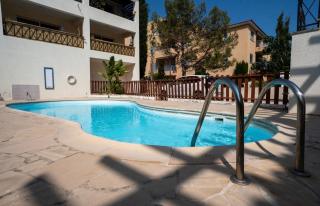 Stylish Apartment with Pool, Sea Views, Fast WiFi and Blacony - Peyia - 3