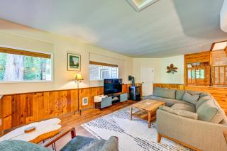 5 Mi to Mt Rainier Natl Park Cozy Cabin with Deck! - Ashford - 6