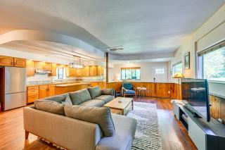 5 Mi to Mt Rainier Natl Park Cozy Cabin with Deck! - Ashford - 4