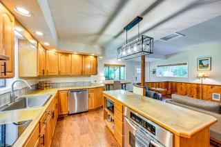 5 Mi to Mt Rainier Natl Park Cozy Cabin with Deck! - Ashford - 2