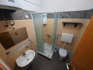 Frenchy Budget Rooms - Novalja (Novaglia) - 5