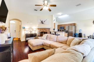6 Mi to Historic Granbury Square Home with Patio - Granbury - 0