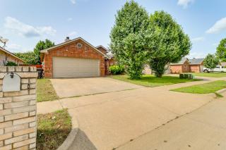 6 Mi to Historic Granbury Square Home with Patio - Granbury - 8