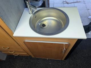 Cosy Motorhome with Double Bed - Bon-y-maen - 8
