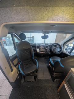 Cosy Motorhome with Double Bed - Bon-y-maen - 3