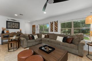 Porch & Pour - Hot Tub & Fire Pit - Fredericksburg - 0
