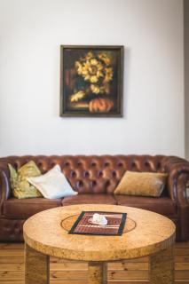 Classical large apartment on Alberta street, FREE locked PARKING - 3