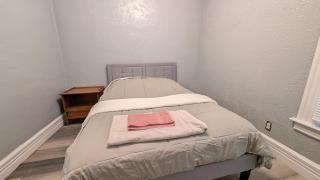 Utica Comfort Apartment - Utica - 6