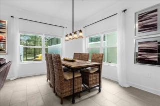 5 Bedrooms 4 Bathrooms Storey Lake 2437 Rt - 7