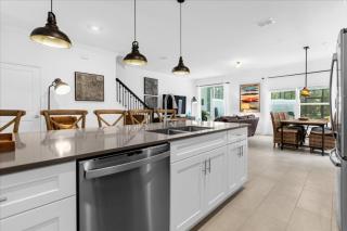 5 Bedrooms 4 Bathrooms Storey Lake 2437 Rt - 6