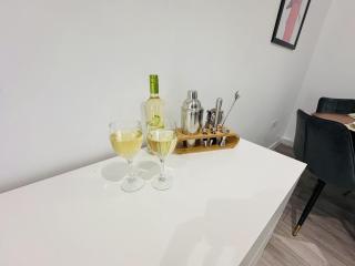 Ysgol Corner by PJ Stays - Swansea - 5