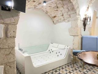 Luxe Studio with Jacuzzi, Ostuni Center - Ostuni - 6