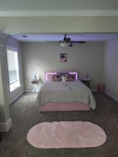 The Queen's Throne - Locust Grove - 2