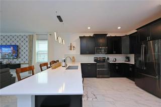 8 Bedrooms 5 Bathrooms Storey Lake 2770 Ow - 6