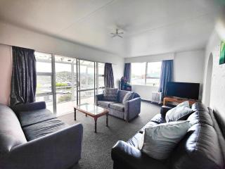 big property for accomodation in Wellington - Wellington - 9