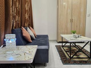 StayNova - Transit Apartment near Motorways & Airport - 3