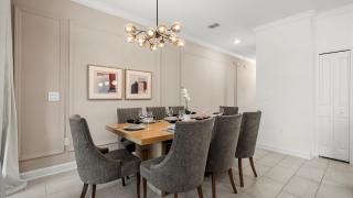 Contemporary Townhouse w BBQ & Pool Sleeps 12 - 9