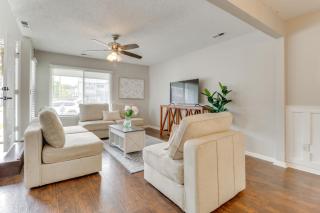 Pool Access Family-Friendly Virginia Beach Home! - 6