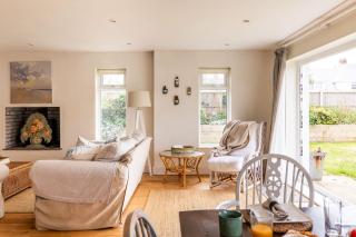 Family friendly Beach House - a skip to the water! - West Wittering - 1
